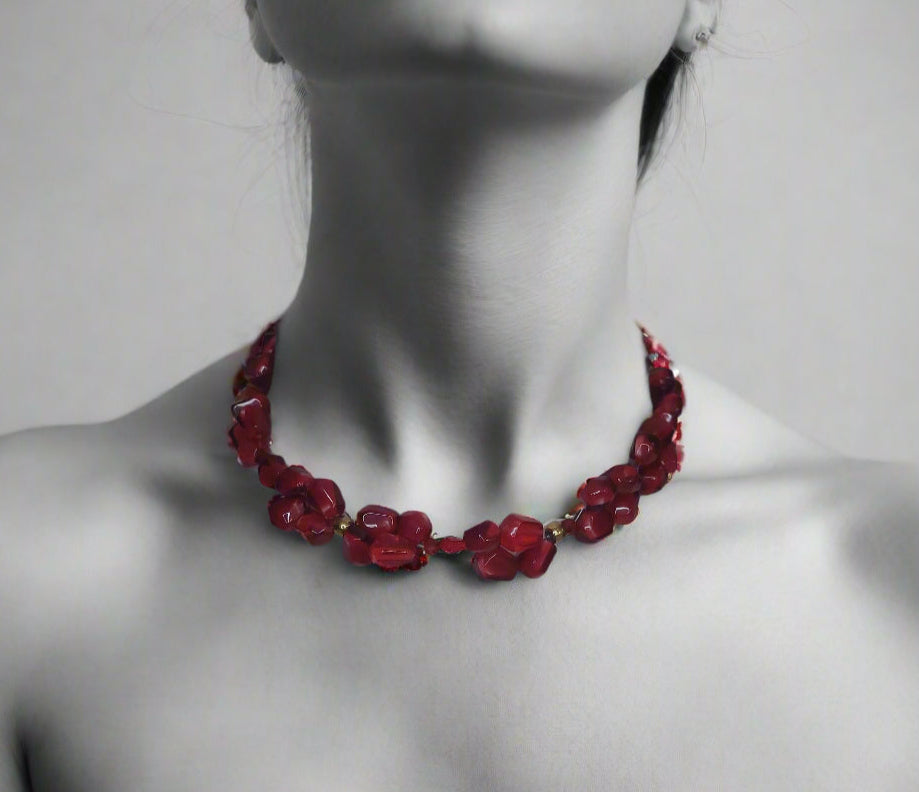 Pomegranate choker with stud earrings