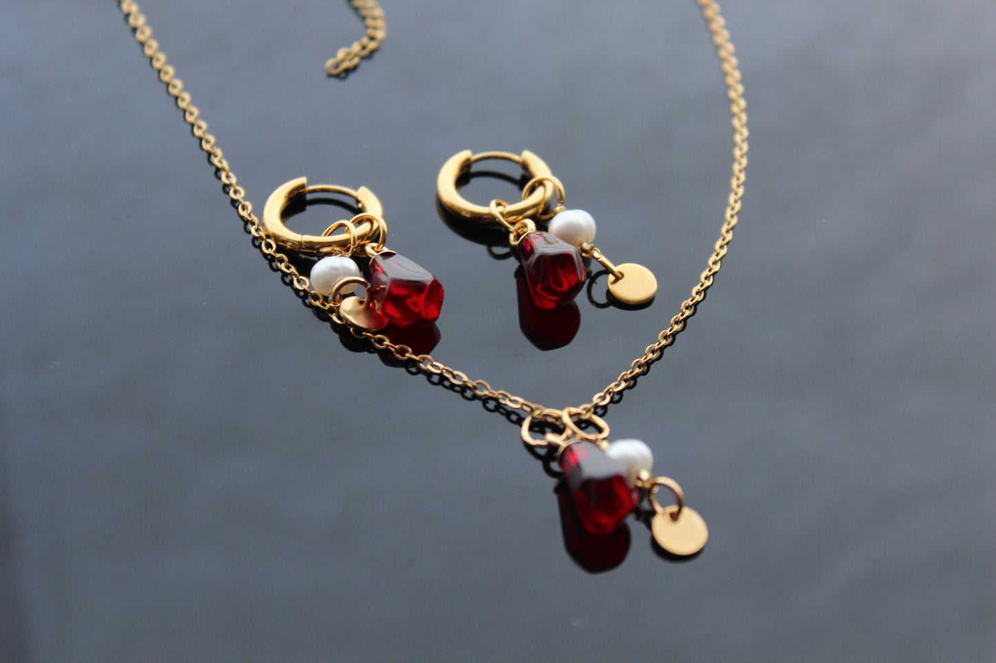 Handmade pomegranate seeds jewelry set with gold plated stainless steel parts and natural perls