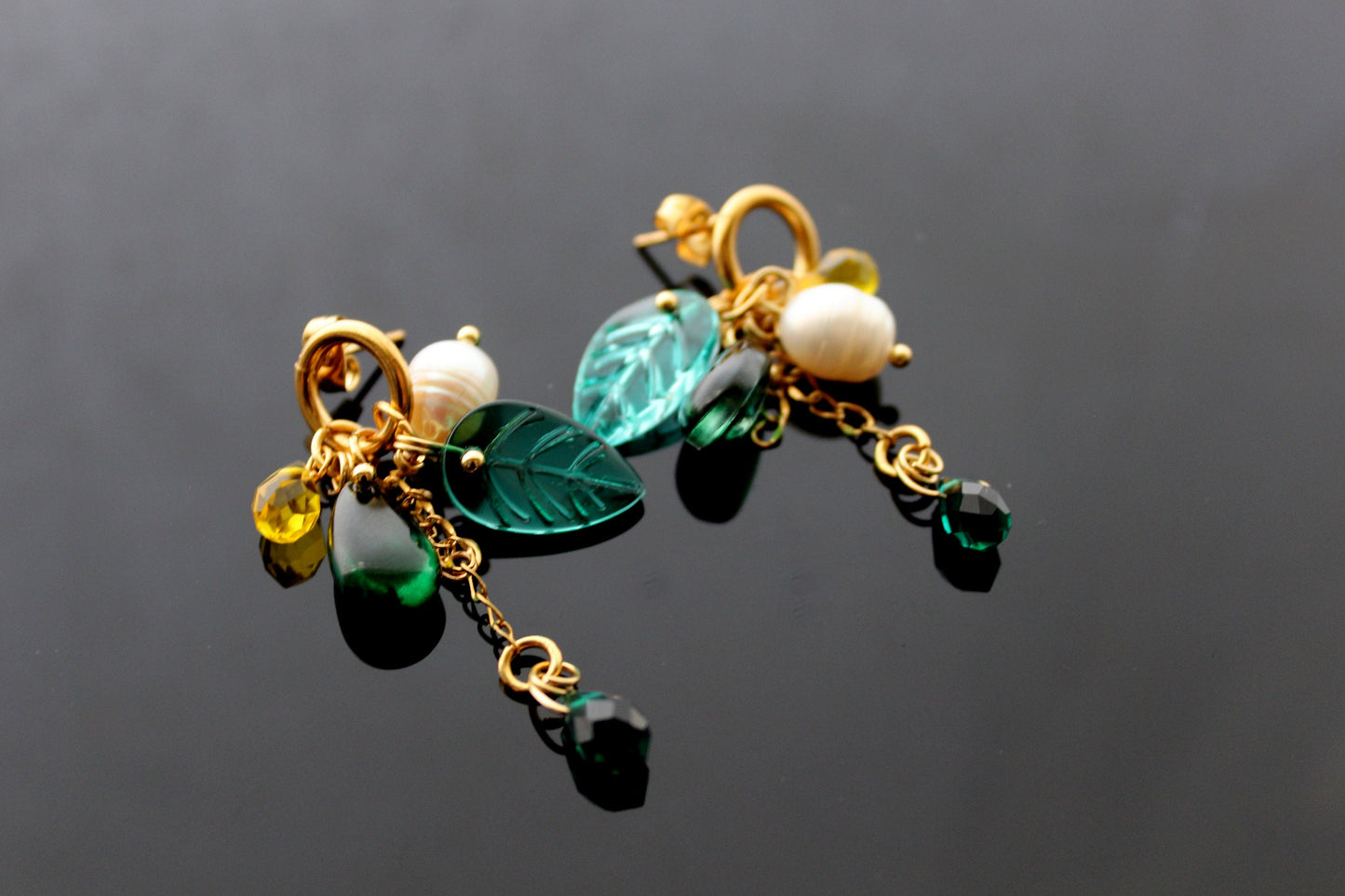 Handmade beaded jewelry with natural pearl, amethyst, glass and 18K gold plated stainless steel