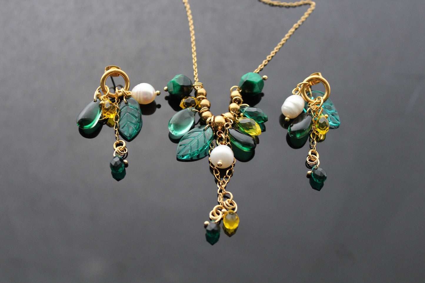 Handmade beaded jewelry with natural pearl, amethyst, glass and 18K gold plated stainless steel