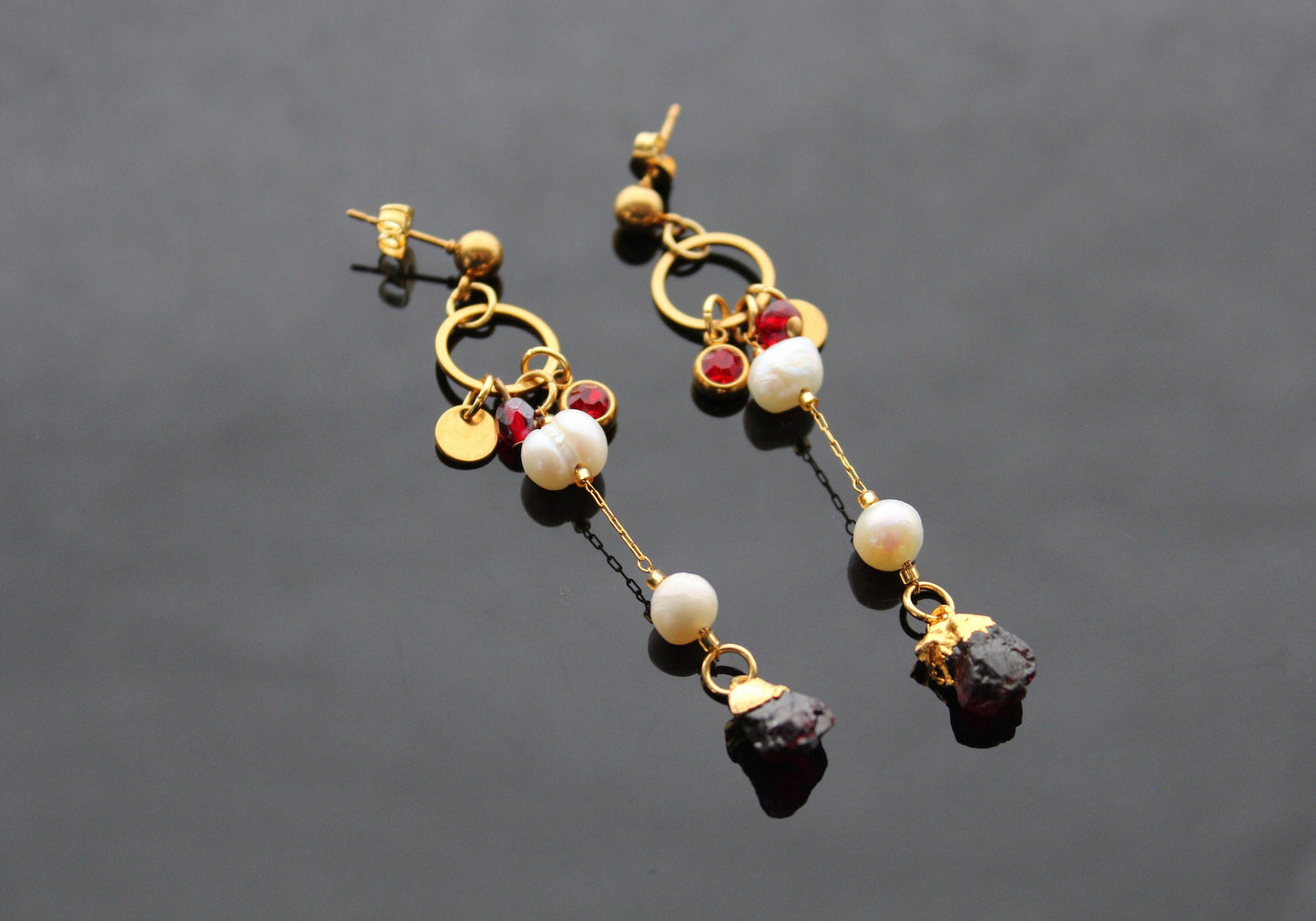 Handmade natural raw garnet and natural pearl jewelry set with glass and stainless steel parts