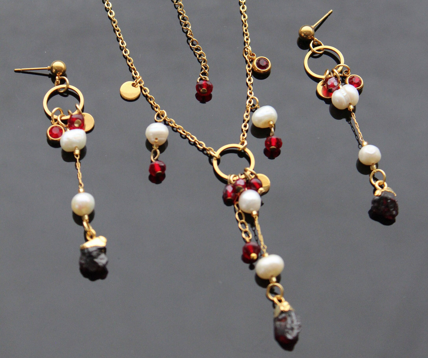 Handmade natural raw garnet and natural pearl jewelry set with glass and stainless steel parts