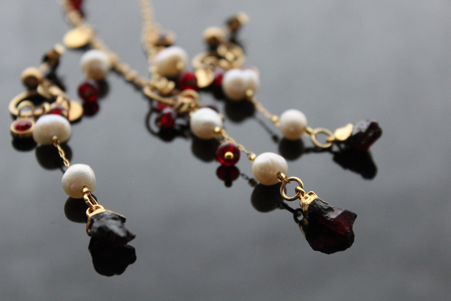 Handmade natural raw garnet and natural pearl jewelry set with glass and stainless steel parts