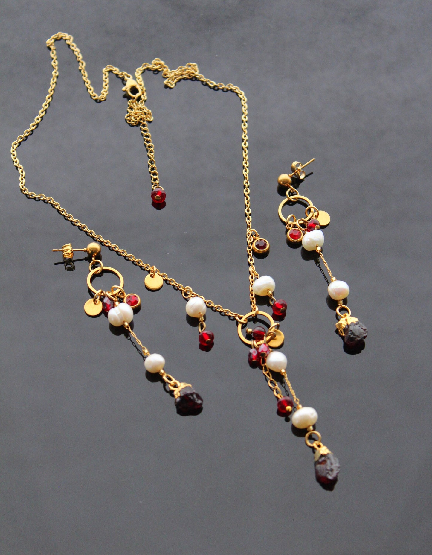 Handmade natural raw garnet and natural pearl jewelry set with glass and stainless steel parts