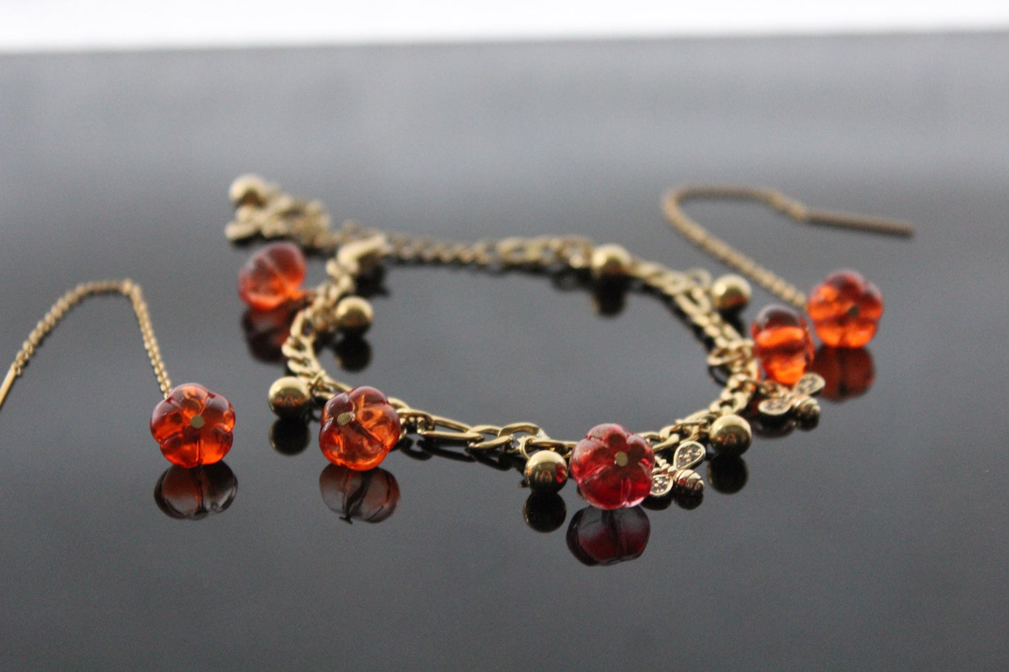 Pumpkin jewelry set with little bees