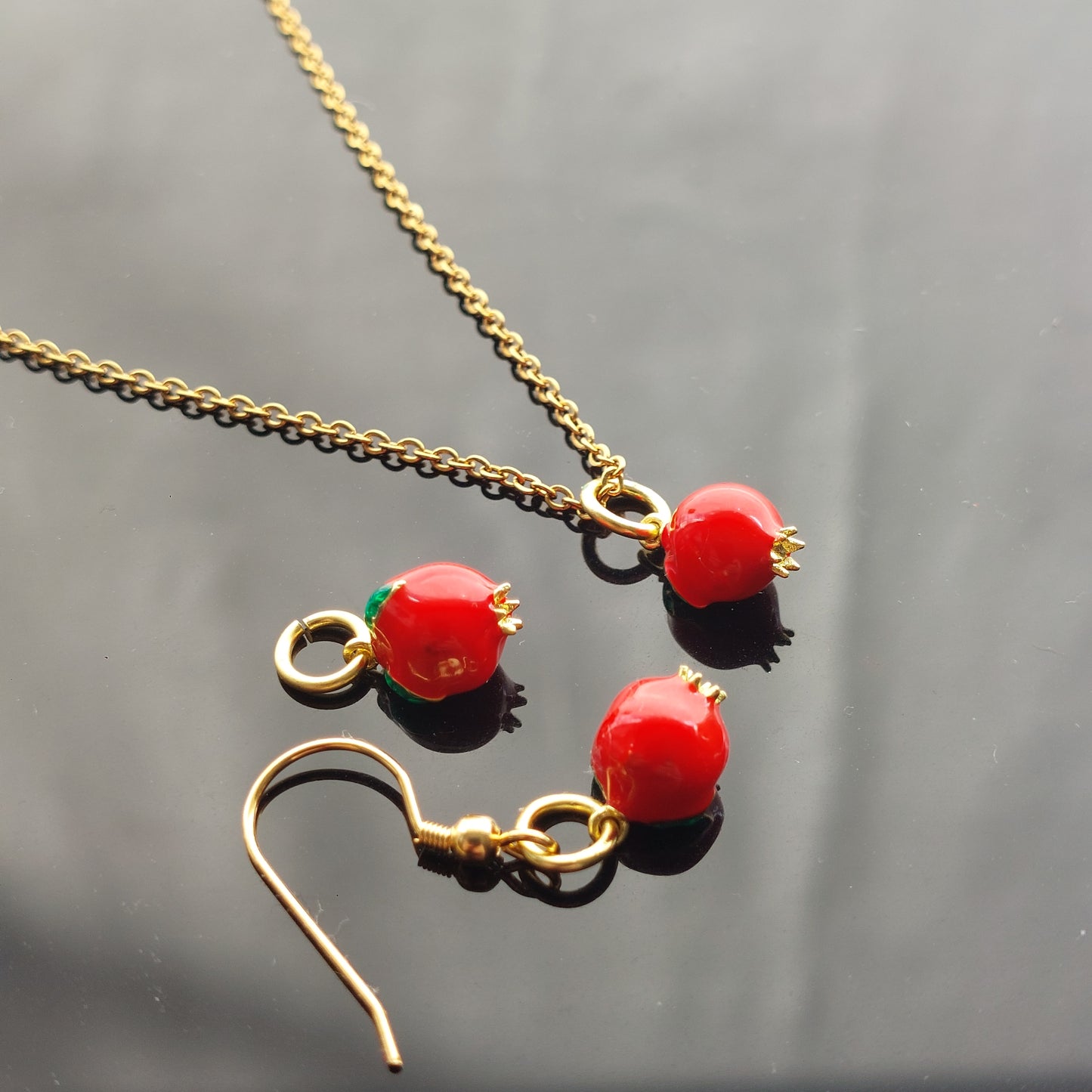 Small delicate Enamel high quality pomegranate charm for jewelry making