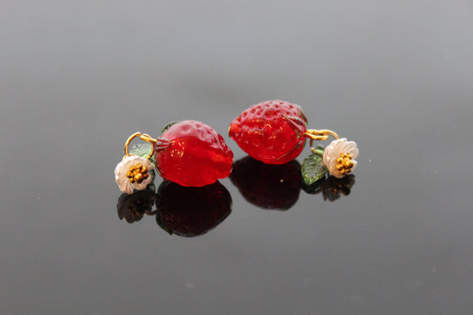 Red glass strawberry beads  with plastic leaf and flower for jewelry making