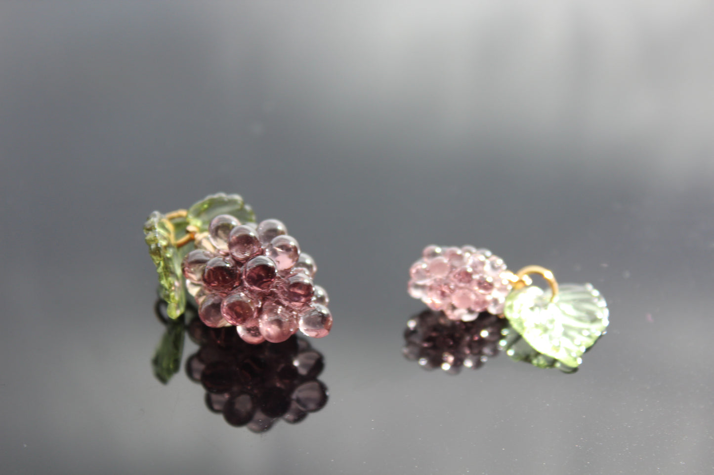 Resin grape beds with leaves for jewelry making