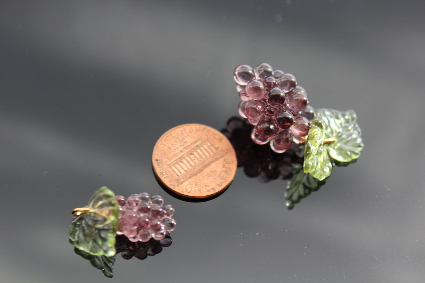 Resin grape beds with leaves for jewelry making