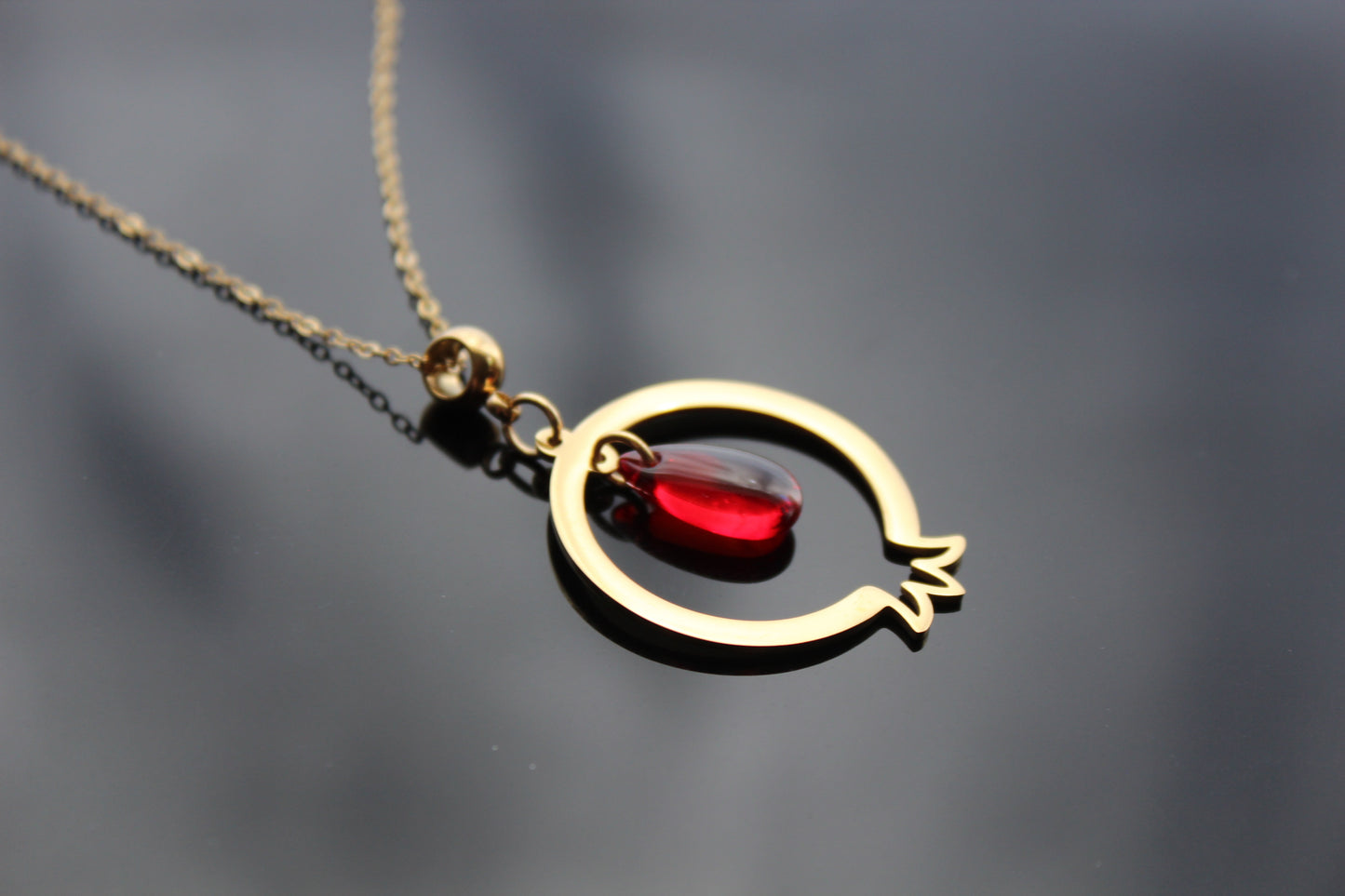 Handmade Pomegranate-shaped pendant hypoallergenic gold plated stainless steel with glass bead