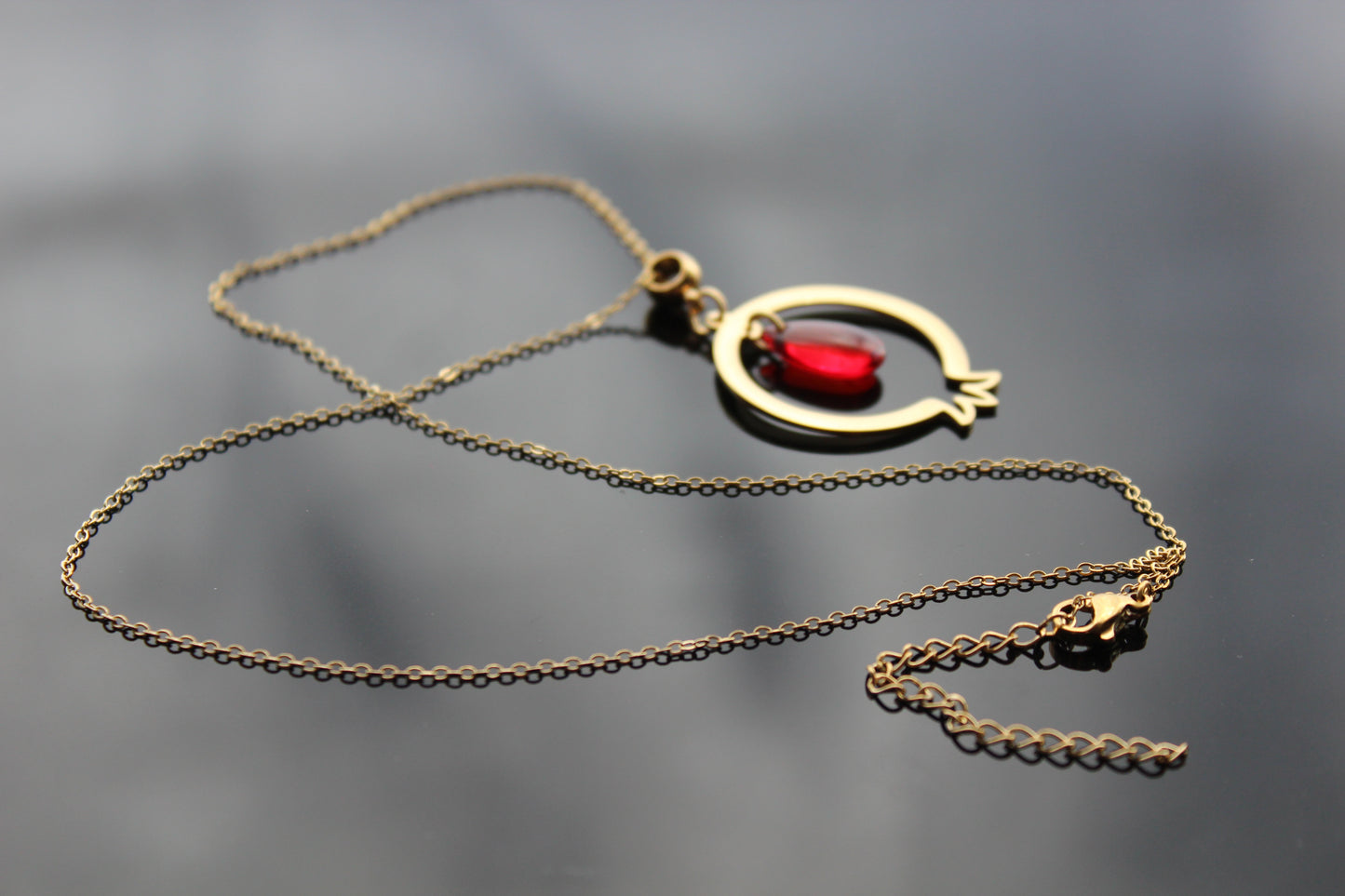 Handmade Pomegranate-shaped pendant hypoallergenic gold plated stainless steel with glass bead
