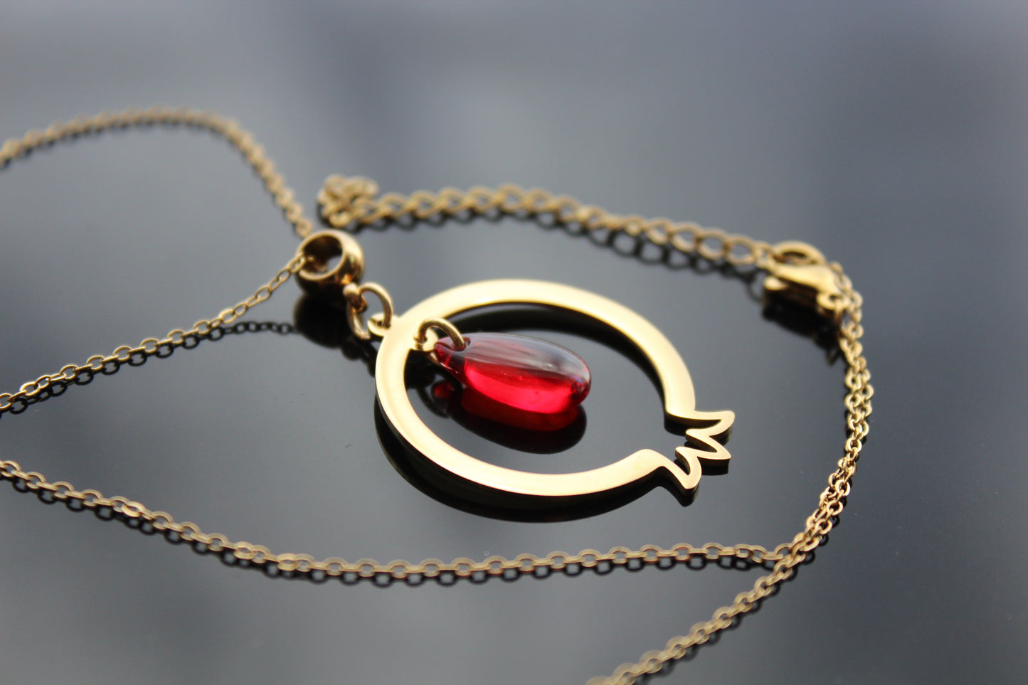 Handmade Pomegranate-shaped pendant hypoallergenic gold plated stainless steel with glass bead