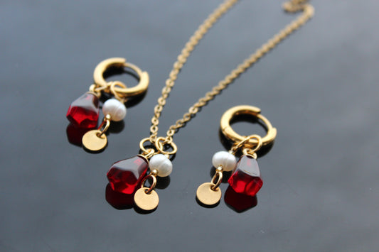 Handmade pomegranate seeds jewelry set with gold plated stainless steel parts and natural perls