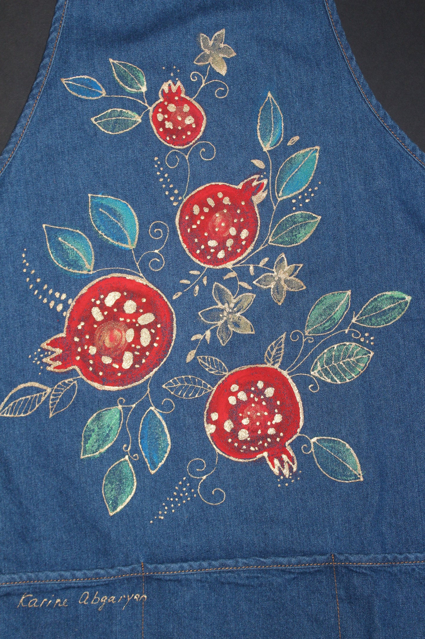 Hand painted Adult Lightweight Denim Apron with front 3 pockets 19-28 in,  Pomegranates Gardening Apron with Pockets - Women's Garden Apron