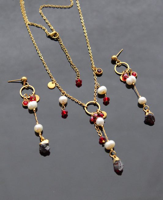 Handmade natural raw garnet  and natural pearl jewelry set with glass and stainless steel parts