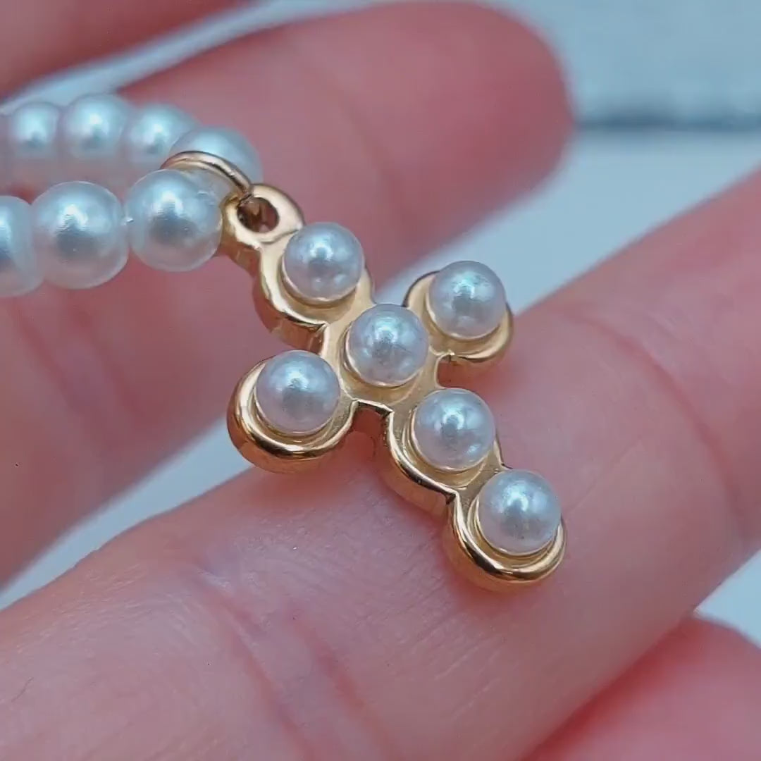 Pearl choker with cross